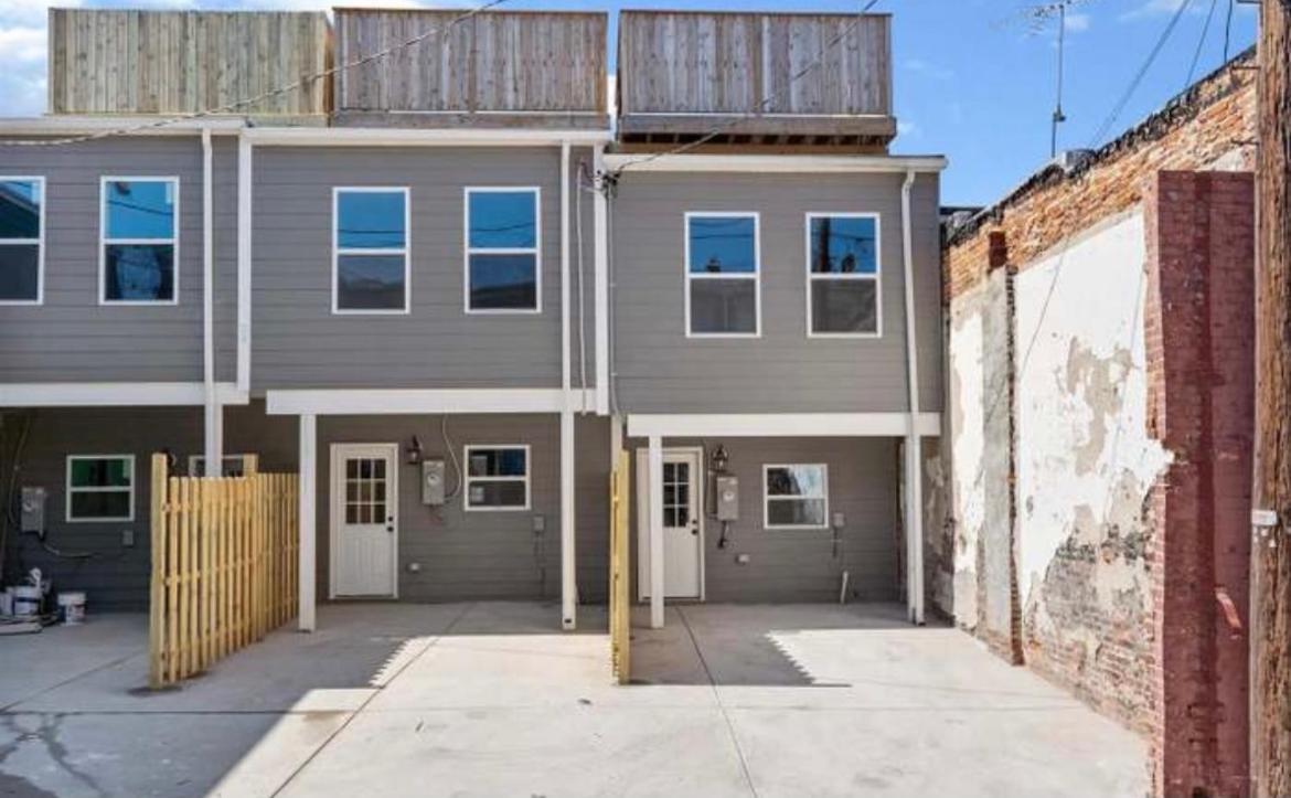 The Blue House! Modern+ Rooftop Deck+ Parking Baltimore Eksteriør billede